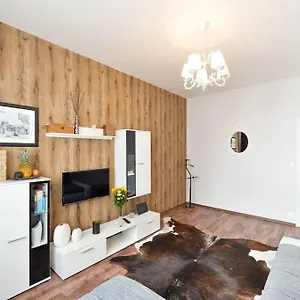 https://oli-apartment.praguehotelsweb.com